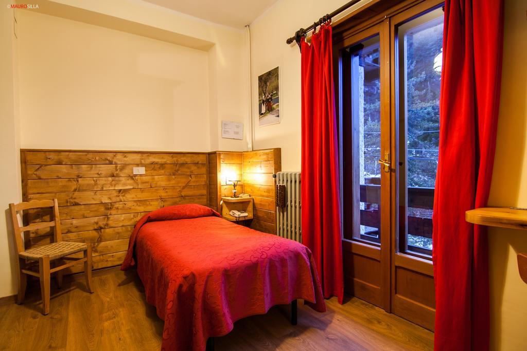 Hotel Garni Mille Pini Scanno Room photo